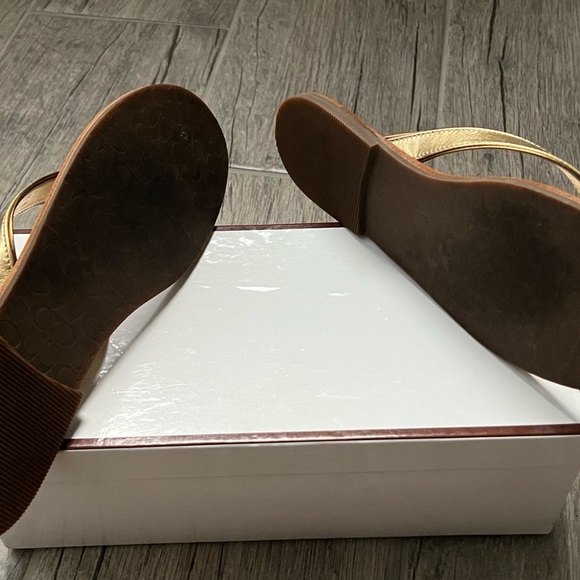 Coach flip flop sandals - Picture 3 of 3